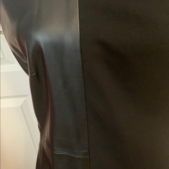 Katherine Barclay perfect Black Knee-Length Dress with 1/3 vegan leather - Picture 2 of 8